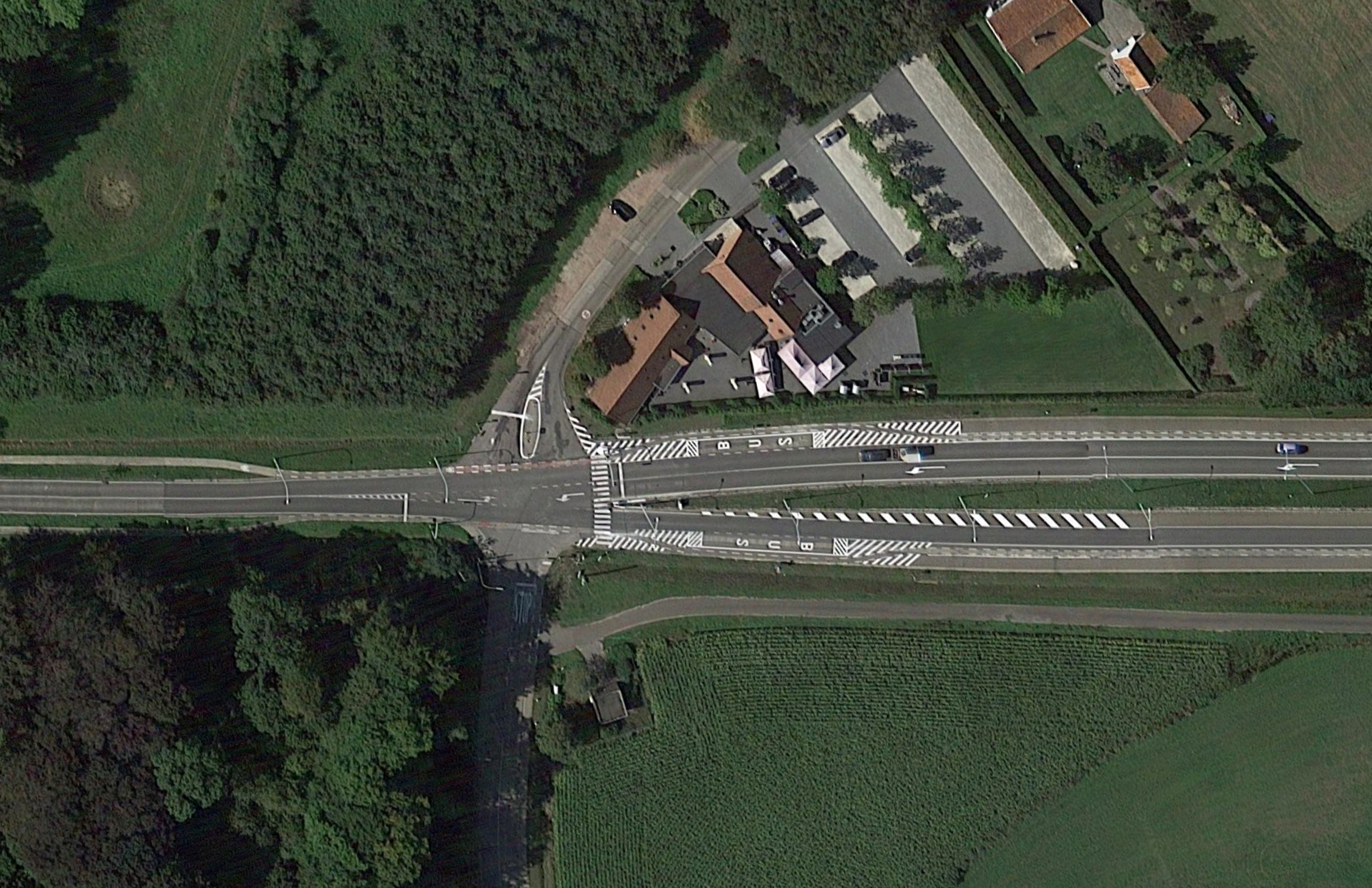 Luchtfoto kruispunt N140 met Veedijk en De Breem